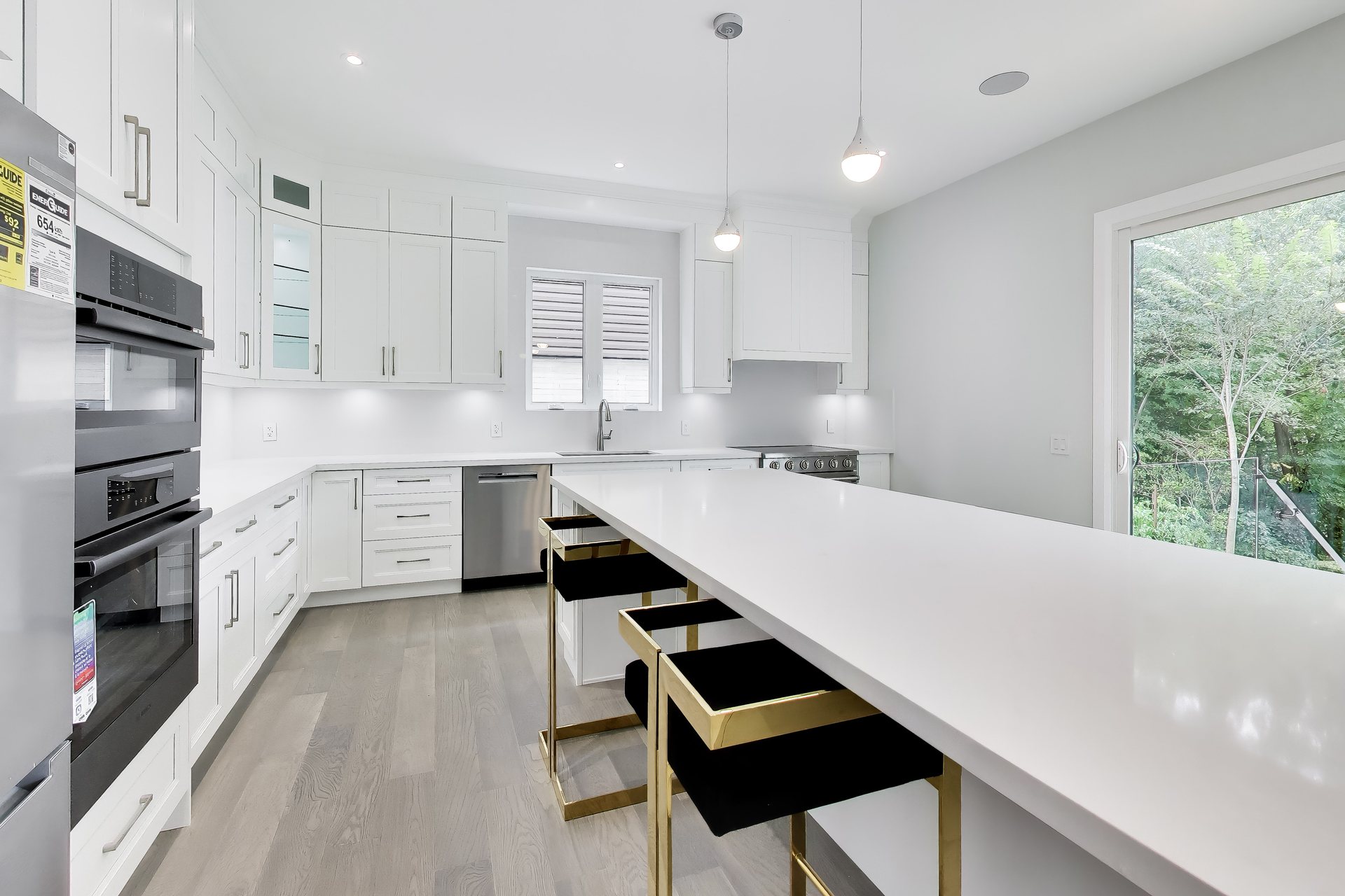 24 Ravenscrest Drive — main floor