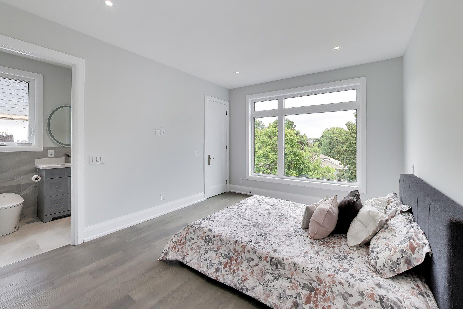 24 Ravenscrest Drive — second floor