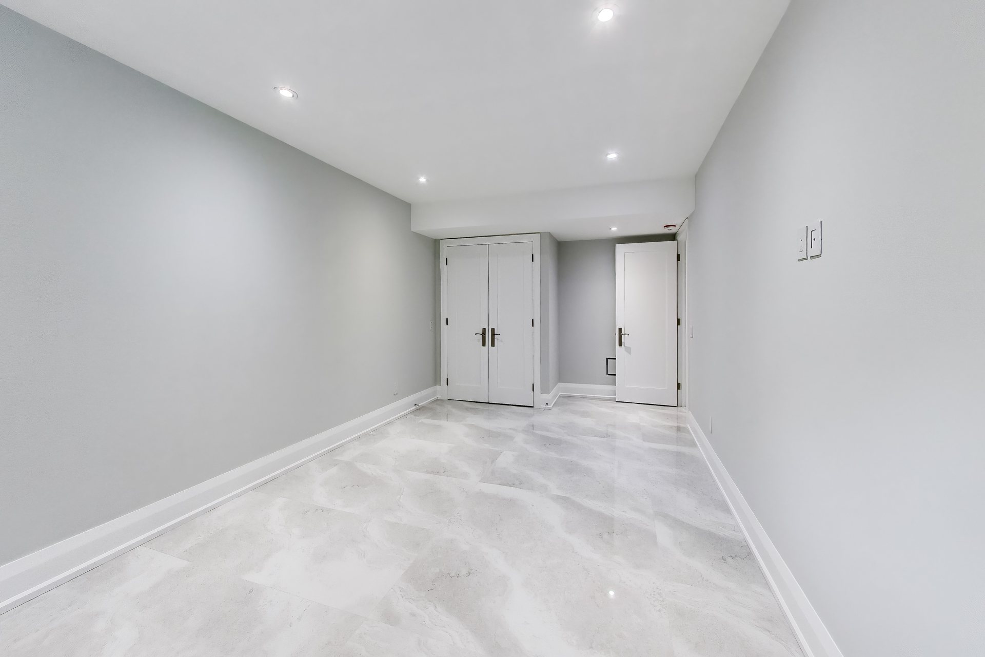 24 Ravenscrest Drive — lower level